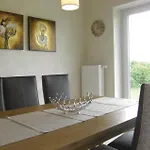 3 Bedroom Cozy In Dom wakacyjny *