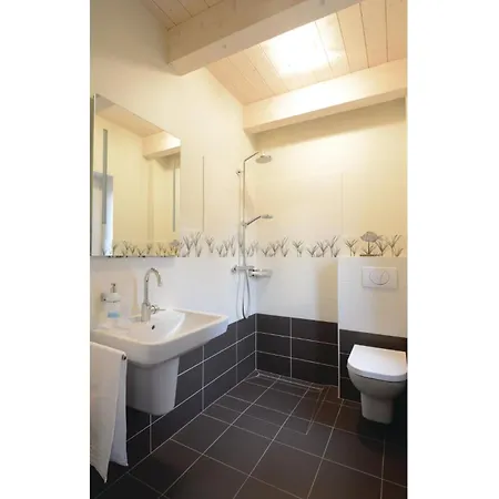 3 Bedroom Cozy In *