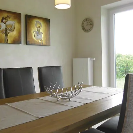 3 Bedroom Cozy In Casa de Férias *